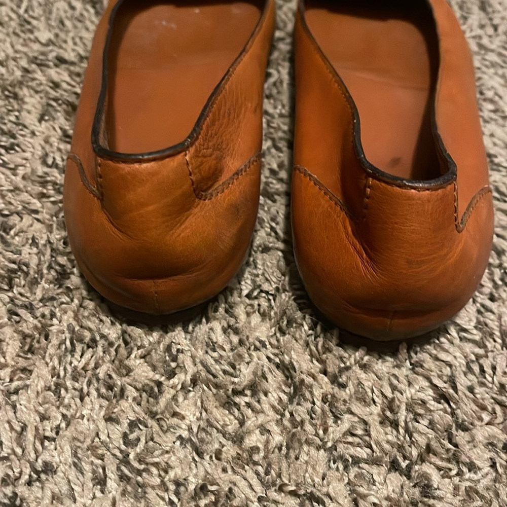 Gucci Brown Leather Flats with Gold Logo - Picture 10 of 12